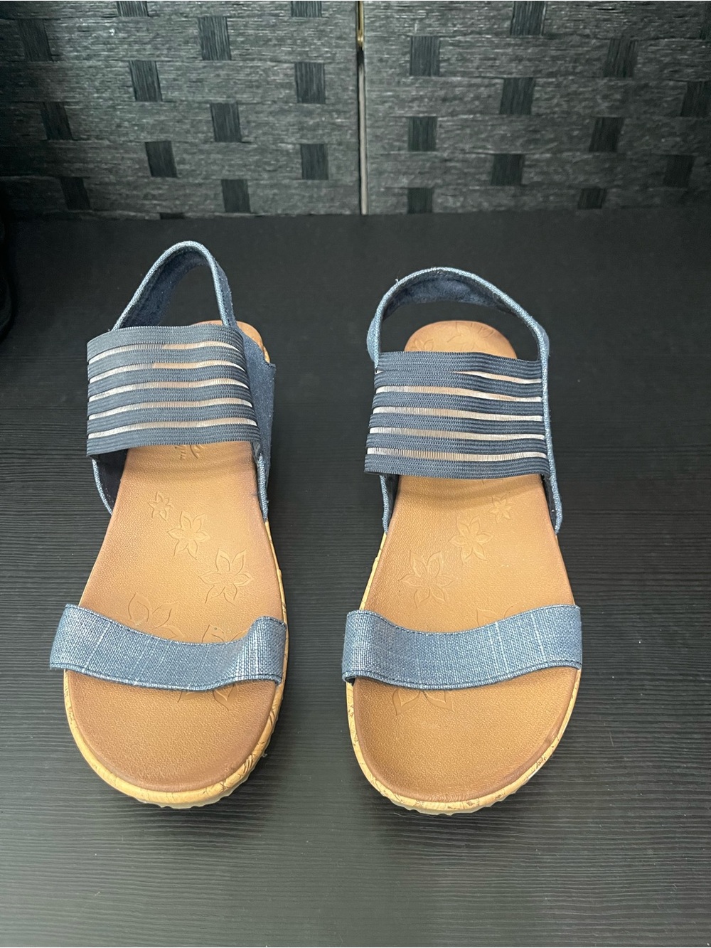 Women’s Skechers Beverlee Smitten Kitten Luxe Foam wedge sandals Size 8